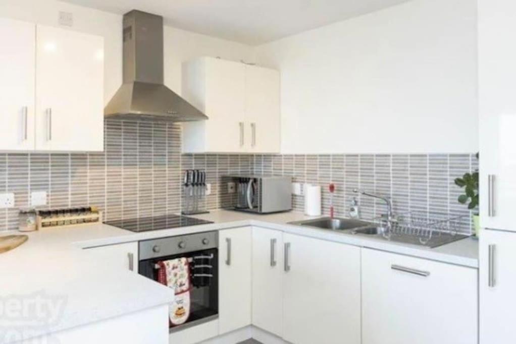 بلفاست Ormeau Road Stylish Double Bedroom Luxury Apartment المظهر الخارجي الصورة